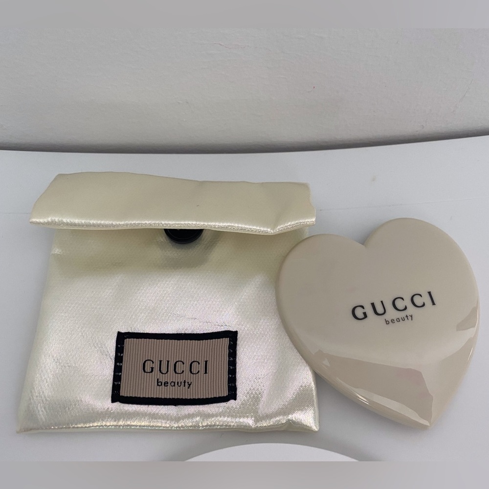 Gucci Beauty Compact Heart Mirror and Silky Pouch